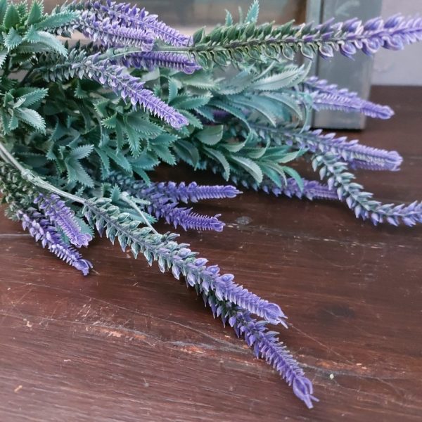 Lavendel kunstplant met een diepe paarse kleur, van het merk Countryfield.