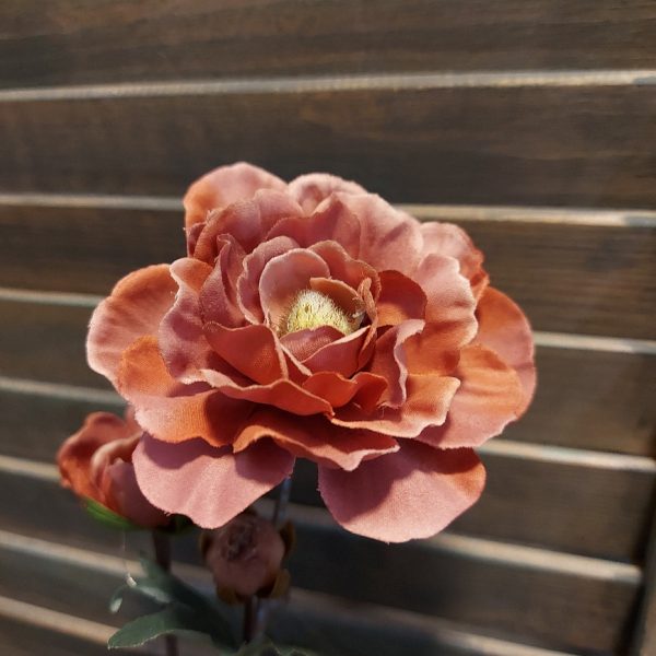 Ranonkel kunstbloem in een oud roze kleur, van het merk Mansion Atmosphere.