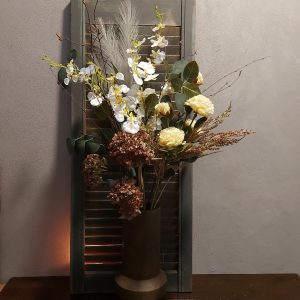 Boeket zijden bloemen in naturelkleuren kleuren. Exclusief verkrijgbaar bij Creatieve Decoraties voor Jou.