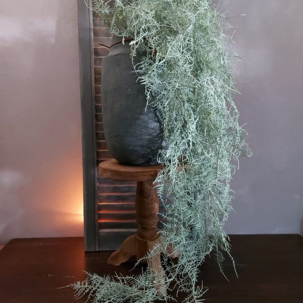 Ronde kruk van onbehandeld Mangohout met een hoogte van 30 cm.