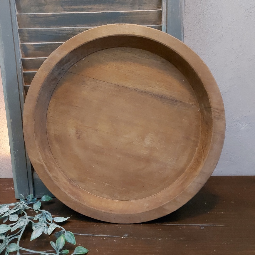 Grote ronde schaal van onbehandeld mangohout.