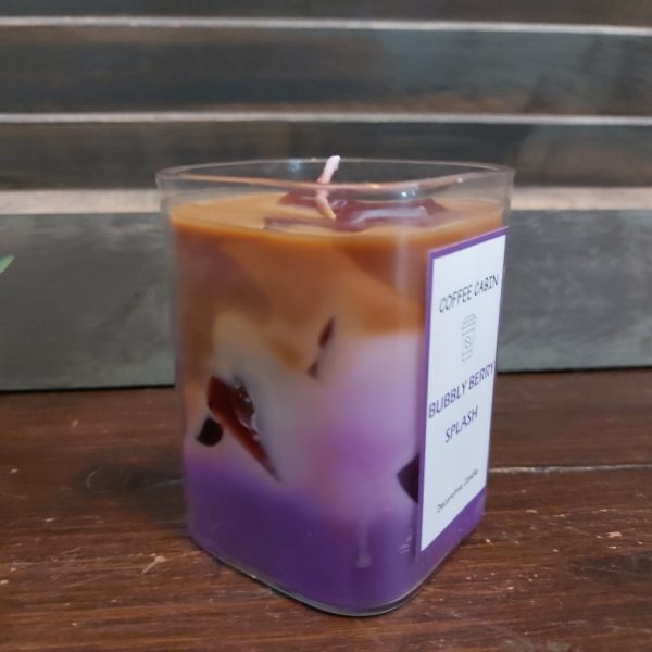 Decoratieve geurkaars in een glas een zoete bessen geur, van het merk Mansion Atmosphere.