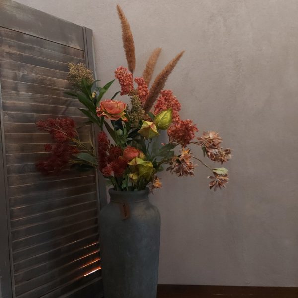Compleet boeket zijden bloemen in warme nazomerkleuren. Exclusief verkrijgbaar bij Creatieve Decoraties voor Jou.