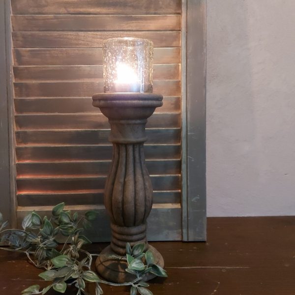 Baluster kandelaar van beton in een warme bruine kleur voor een kaars van 7 cm. Van het merk Brynxz uit de serie Majestic Brown.