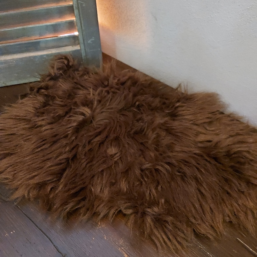 Bruin vacht in een kunstvariant van het merk Countryfield.