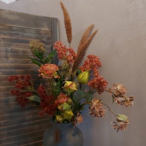 Compleet boeket zijden bloemen in warme nazomerkleuren. Exclusief verkrijgbaar bij Creatieve Decoraties voor Jou.