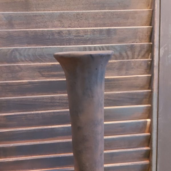 Kandelaar voor dinerkaars van Polystone, van het merk Countryfield.
