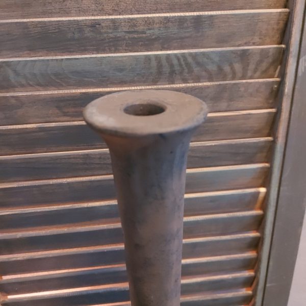 Kandelaar voor dinerkaars van Polystone, van het merk Countryfield.