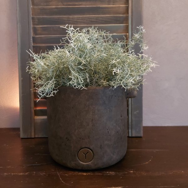 Ronde bloempot van aardewerk in een warm bruine kleur, van het merk Brynxz uit de serie Majestic Brown.