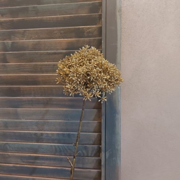 Leverkruid kunstbloem met een goudgele bloem, van het merk Countryfield.