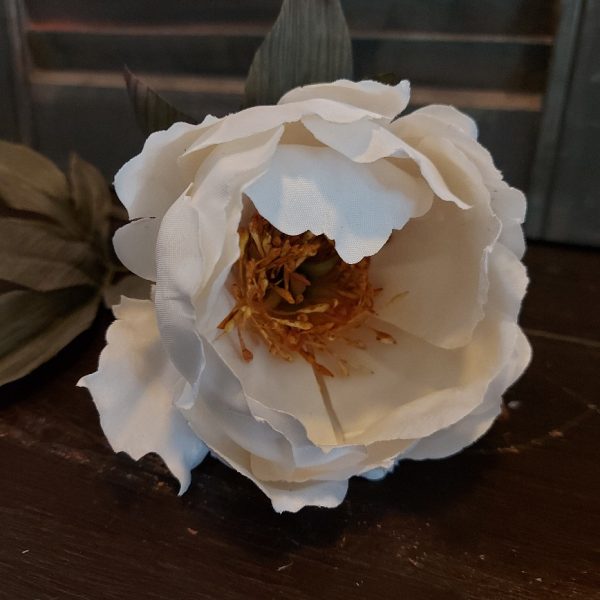 Pioenroos zijdenbloem in een witte kleur van het merk Countryfield.