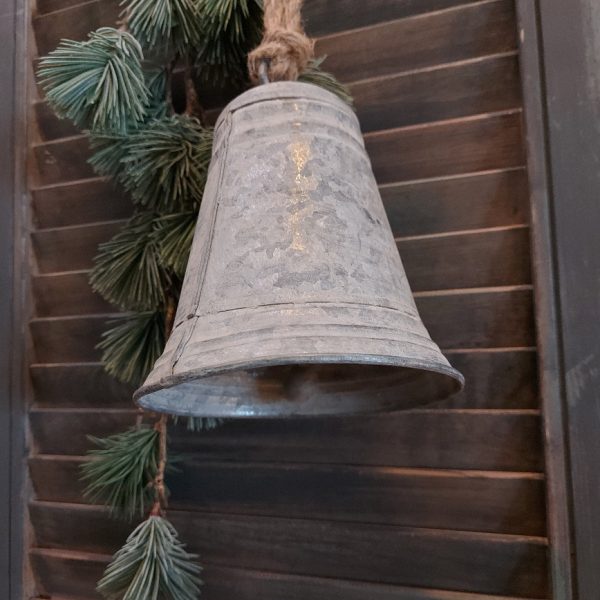 Bel van zink, kerstklok van het merk Countryfield.