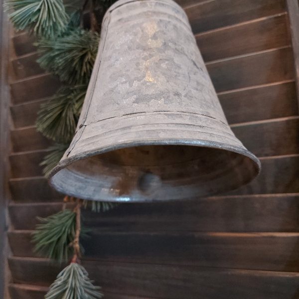 Bel van zink, kerstklok van het merk Countryfield.