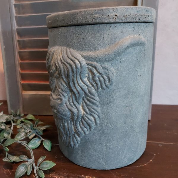 Pot van aardewerk met deksel in een warm bruine kleur. Van het merk Brynxz uit de serie Majestic Vintage.