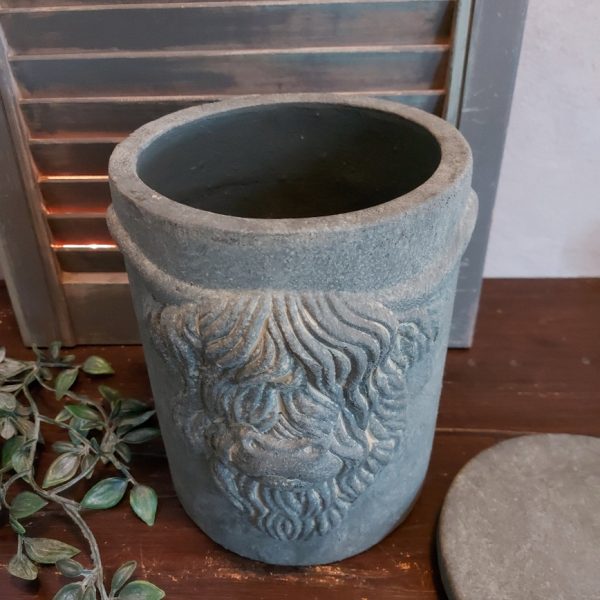 Pot van aardewerk met deksel in een warm bruine kleur. Van het merk Brynxz uit de serie Majestic Vintage.