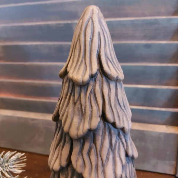 Kerstboom van aardewerk in een warm bruine gemêleerde kleur, van het merk Brynxz uit de serie Majestic Brown.