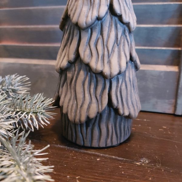 Kerstboom van aardewerk in een warm bruine gemêleerde kleur, van het merk Brynxz uit de serie Majestic Brown.