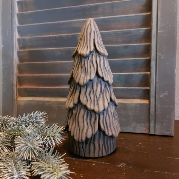 Kerstboom van aardewerk in een warm bruine gemêleerde kleur, van het merk Brynxz uit de serie Majestic Brown.