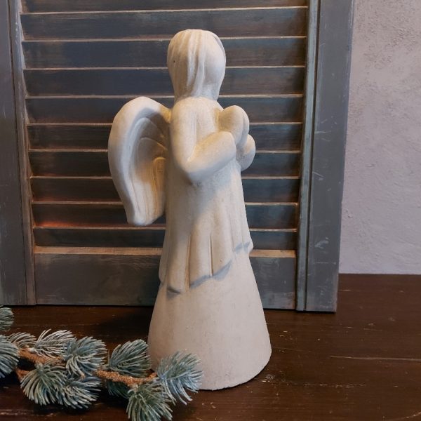 Engel van aardewerk in een zachte taupe kleur, van het merk Brynxz uit de serie Majestic Taupe.
