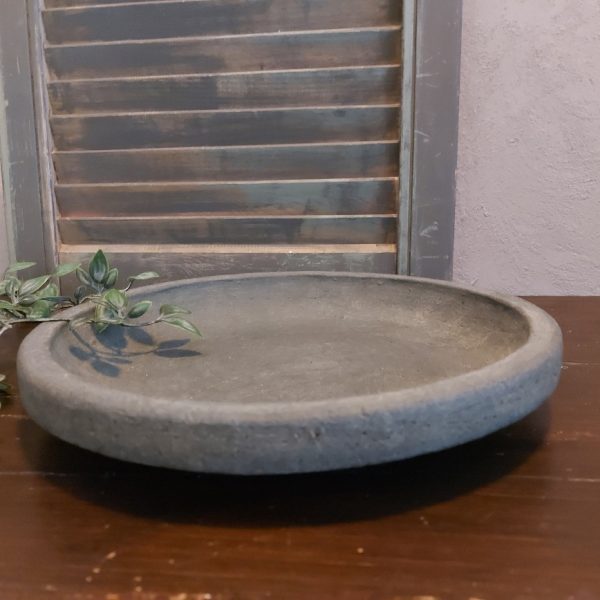 Schaal van aardewerk in een stoere beton kleur, van het merk Brynxz uit de serie Majestic Vintage.