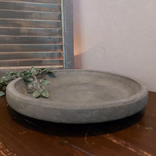 Schaal van aardewerk in een stoere beton kleur, van het merk Brynxz uit de serie Majestic Vintage.