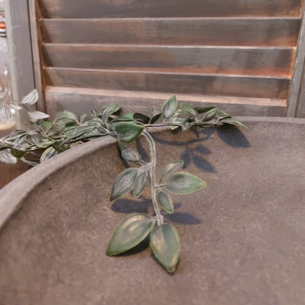 Schaal van aardewerk in een stoere beton kleur, van het merk Brynxz uit de serie Majestic Vintage.
