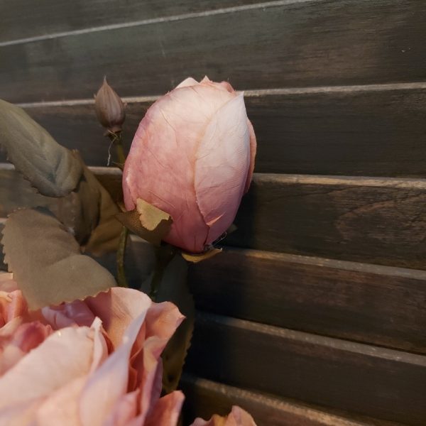 Pioenroos kunstbloem met drie bloemen in een oud roze kleur van het merk Sylxz van Brynxz.