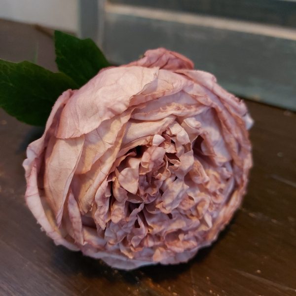 Pioenroos kunstbloem in een oud roze kleur van het merk Sylxz van Brynxz.