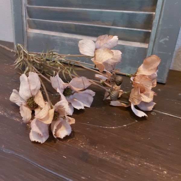 Kornoelje kunstbloem met zes bloemen in een mokka bruine kleur van het merk Sylxz van Brynxz.