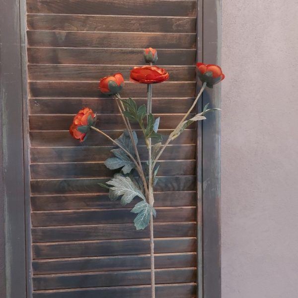 Ranonkel kunstbloem met 6 bloemen in een warm oranje kleur van het merk Sylxz van Brynxz.