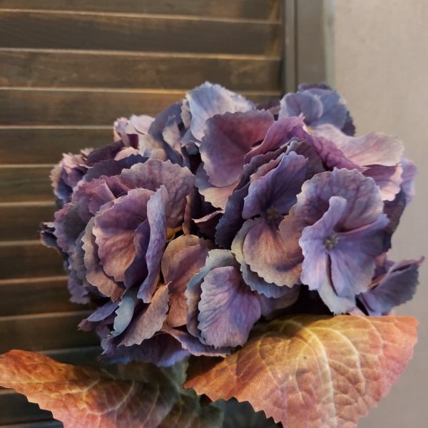 Hortensia kunstbloem in een blauwpaarse kleur van het merk Sylxz van Brynxz.