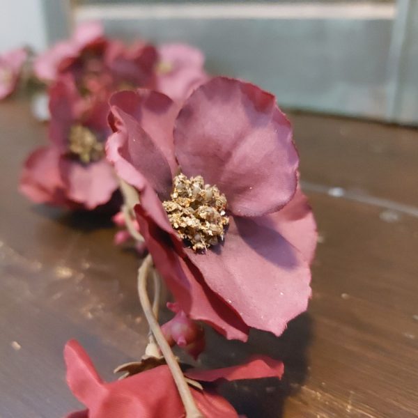 Hibiscus kunstbloem in een donker rode kleur van het merk Sylxz van Brynxz.