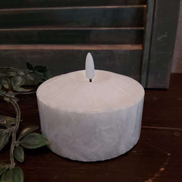 Witte led kaars met een doorsnede van 10 cm van het merk Mansion Atmosphere.
