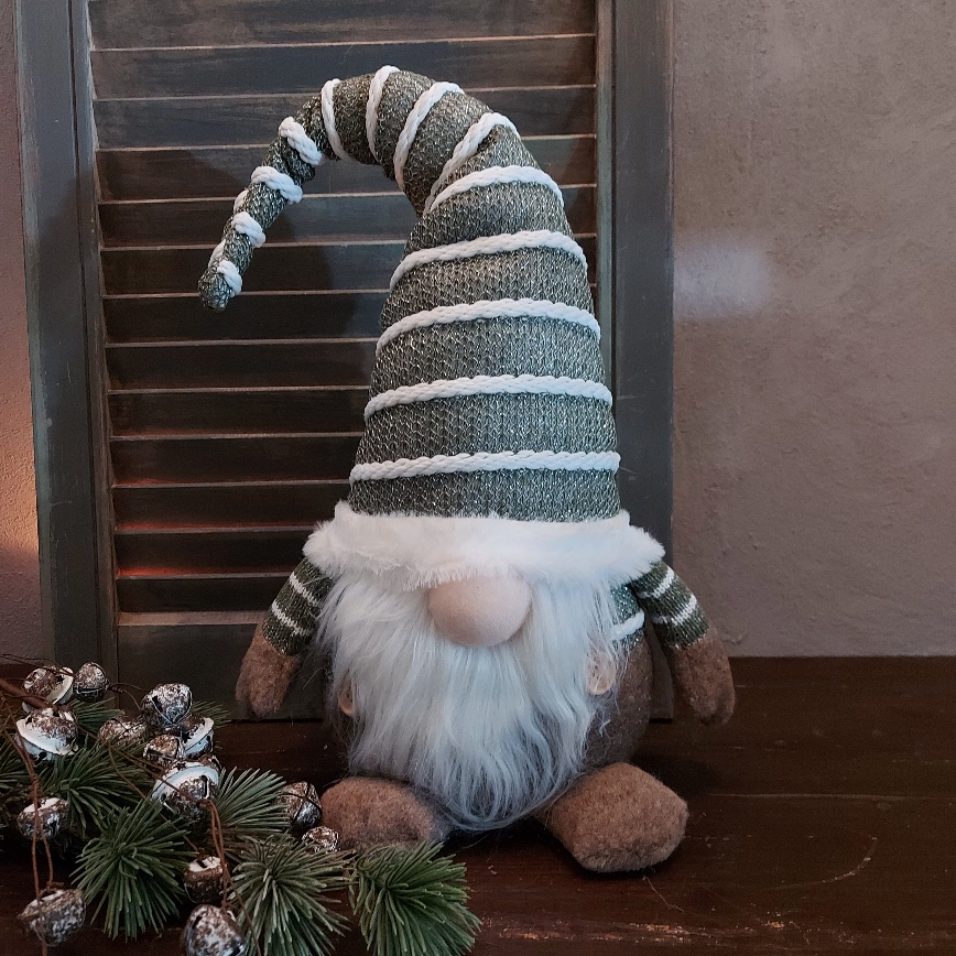 Gnome in groene en witte kleuren van het merk Countryfield.