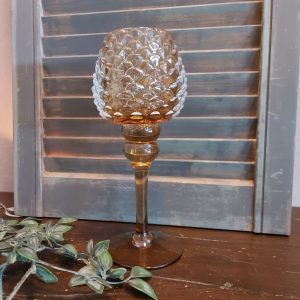 Sfeerlicht van glas in het model van een dennenappel, van het merk Mansion Atmosphere.