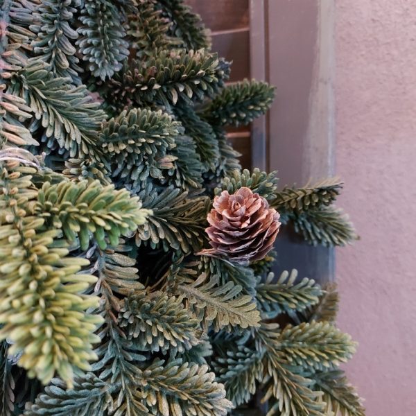 Grote kerst toef met dennentakken en dennenappels van het merk Countryfield.