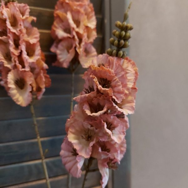 Molusella kunstbloem in een oud roze kleur van het merk Sylxz van Brynxz.