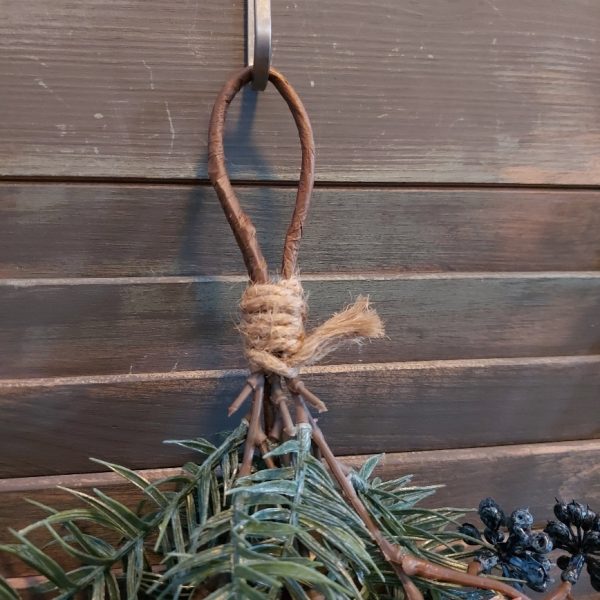 Kerst toef met dennentakken, bessen en dennenappels van het merk Countryfield.