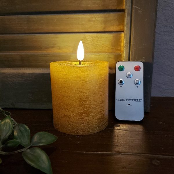Stompkaars op batterij met timer in een glanzend gouden kleur, van het merk Countryfield.
