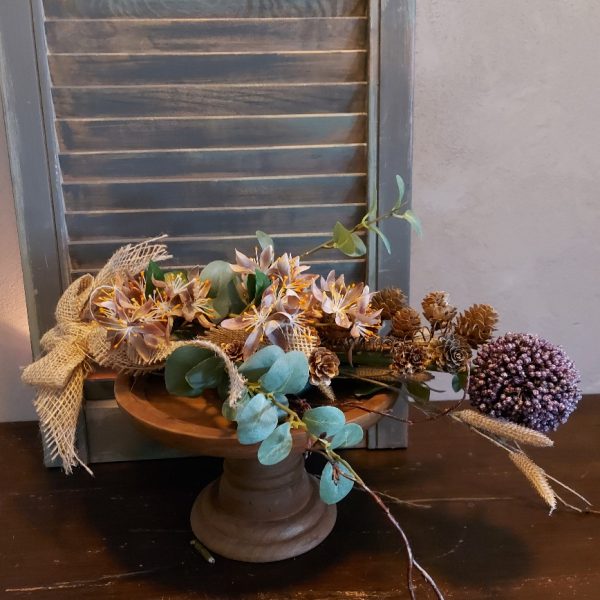 Hand gebonden toef met herfstbloemen van zijde. Exclusief verkrijgbaar bij Creatieve Decoraties Voor Jou.