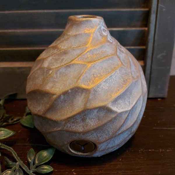 Bloemvaas van aardewerk in zachte kleurtinten, van het merk Brynxz uit de serie Jewel.