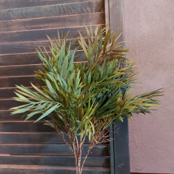 Bamboe kunstplant met lang spits blad, van het merk Brynxz.