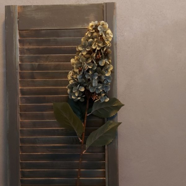 Pluim hortensia kunstbloem in een vaal groene kleur van het merk Sylxz van Brynxz.