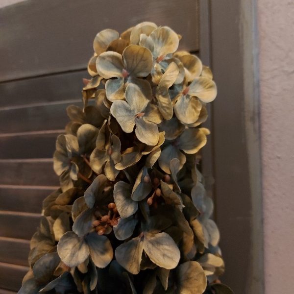 Pluim hortensia kunstbloem in een vaal groene kleur van het merk Sylxz van Brynxz.