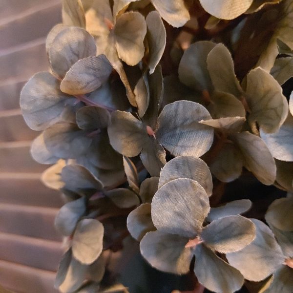 Pluim hortensia kunstbloem in een vaal groene kleur van het merk Sylxz van Brynxz.