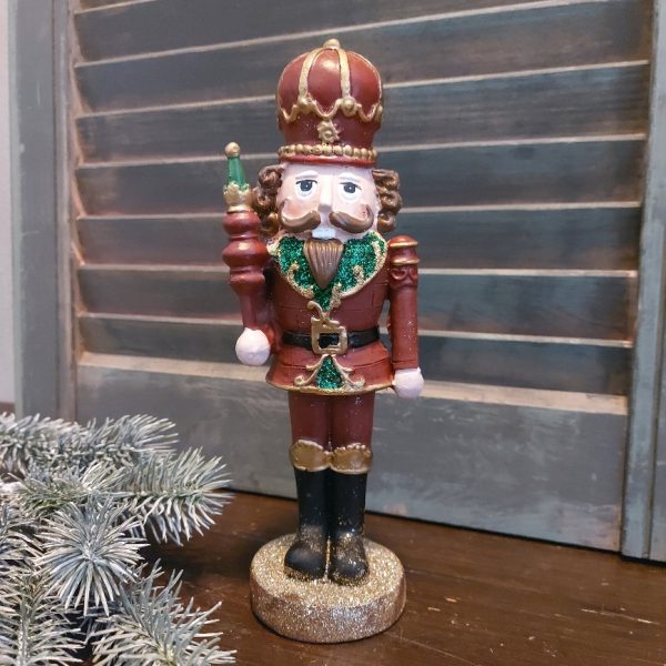 Notenkraker kerstdecoratie van aardewerk met een scepter, van het merk Mansion Atmosphere.