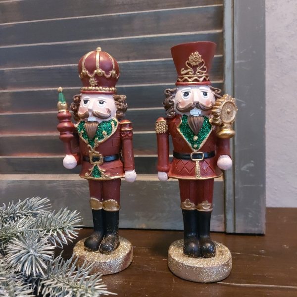Notenkraker kerstdecoratie van aardewerk met een scepter, van het merk Mansion Atmosphere.