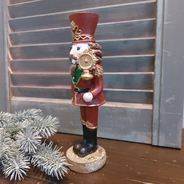 Notenkraker kerstdecoratie van aardewerk met een scepter, van het merk Mansion Atmosphere.