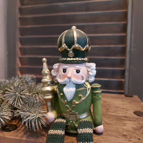 Notenkraker randzitter kerstdecoratie van aardewerk met een scepter, van het merk Mansion Atmosphere.