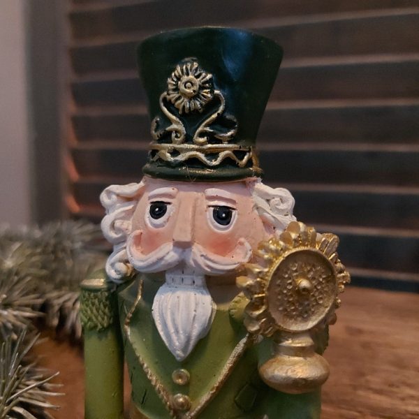 Notenkraker randzitter kerstdecoratie van aardewerk, van het merk Mansion Atmosphere.